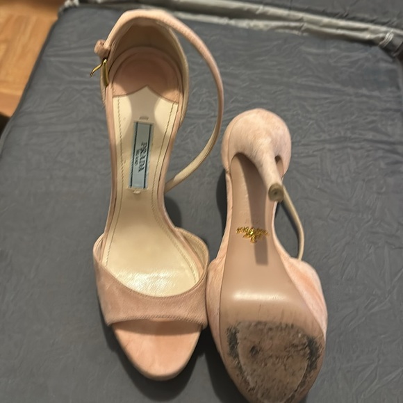 Prada heels - Picture 3 of 6